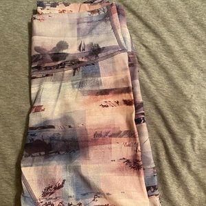 Lululemon aligns cropped